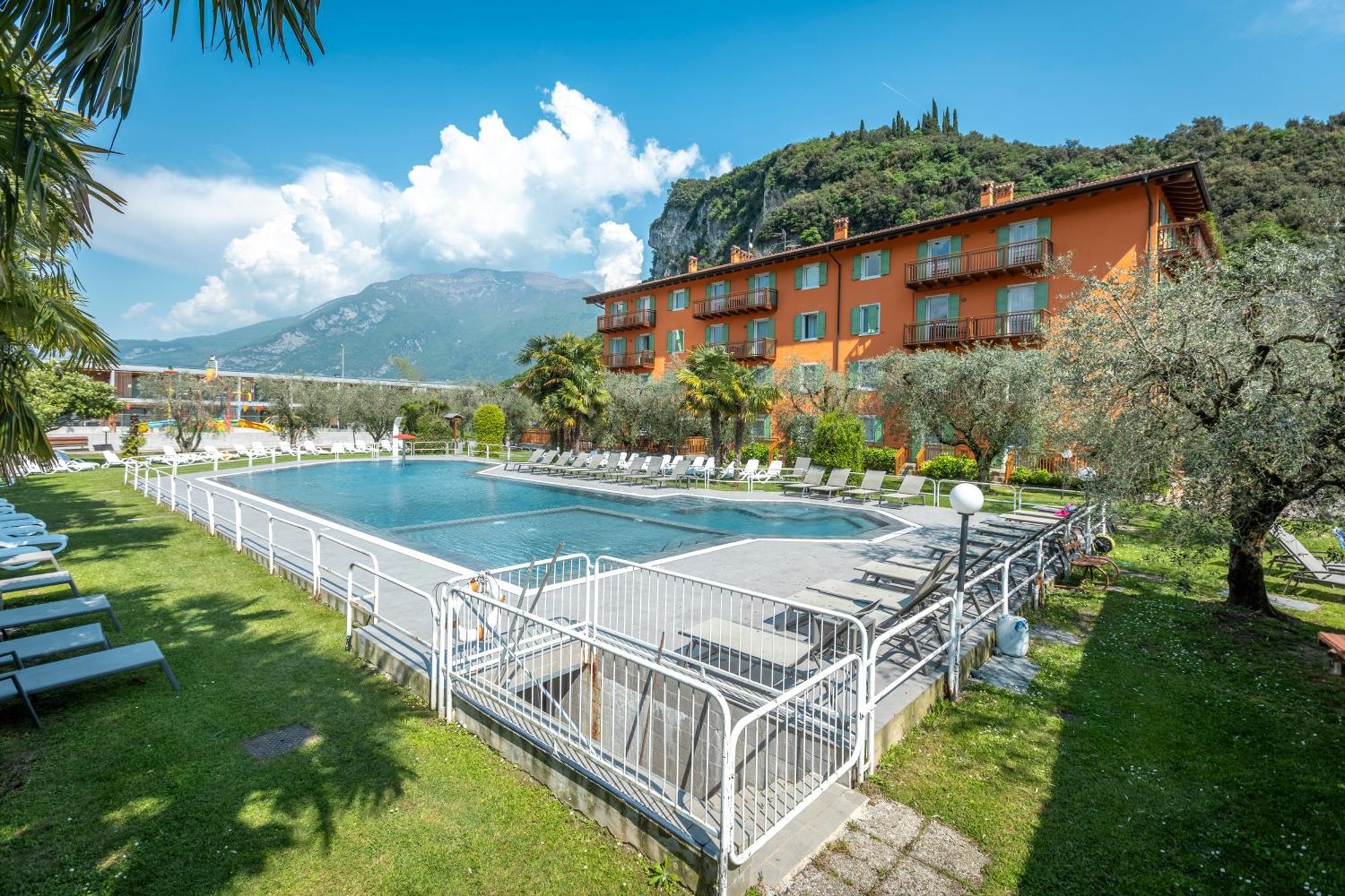 Residence Filanda Riva del Garda Bagian luar foto